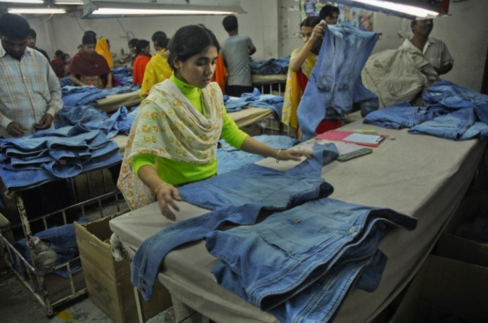 孟加拉有多荒诞？流汗又流血的制衣工厂，女性执政，充斥着贫民窟