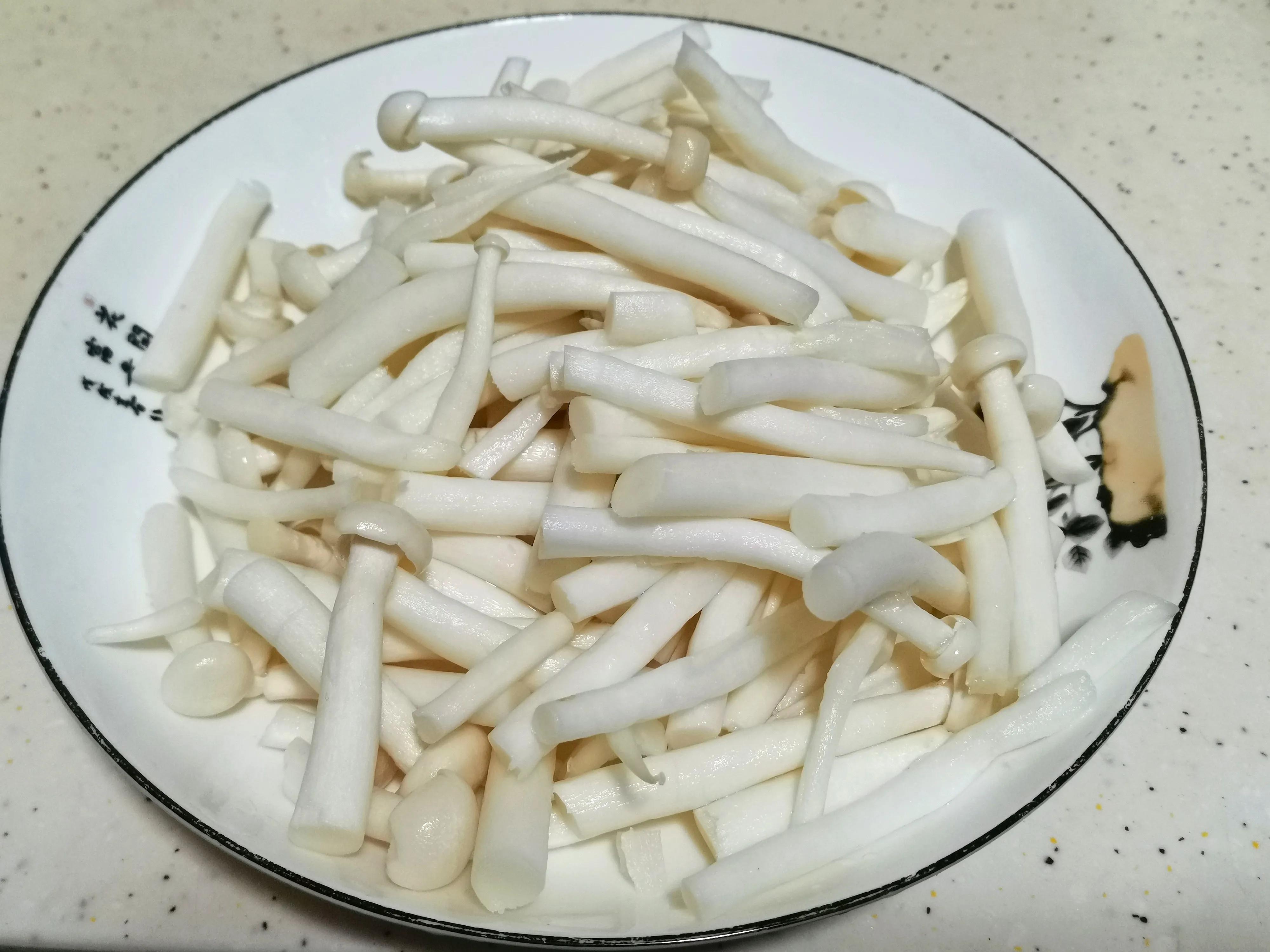 豆泡这样做，香气四溢，汤汁饱满，特别的下饭，十分钟就可出锅