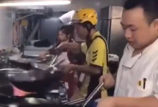 闷声发大财?“外卖包工头”送一单只赚4毛5,却年入20亿