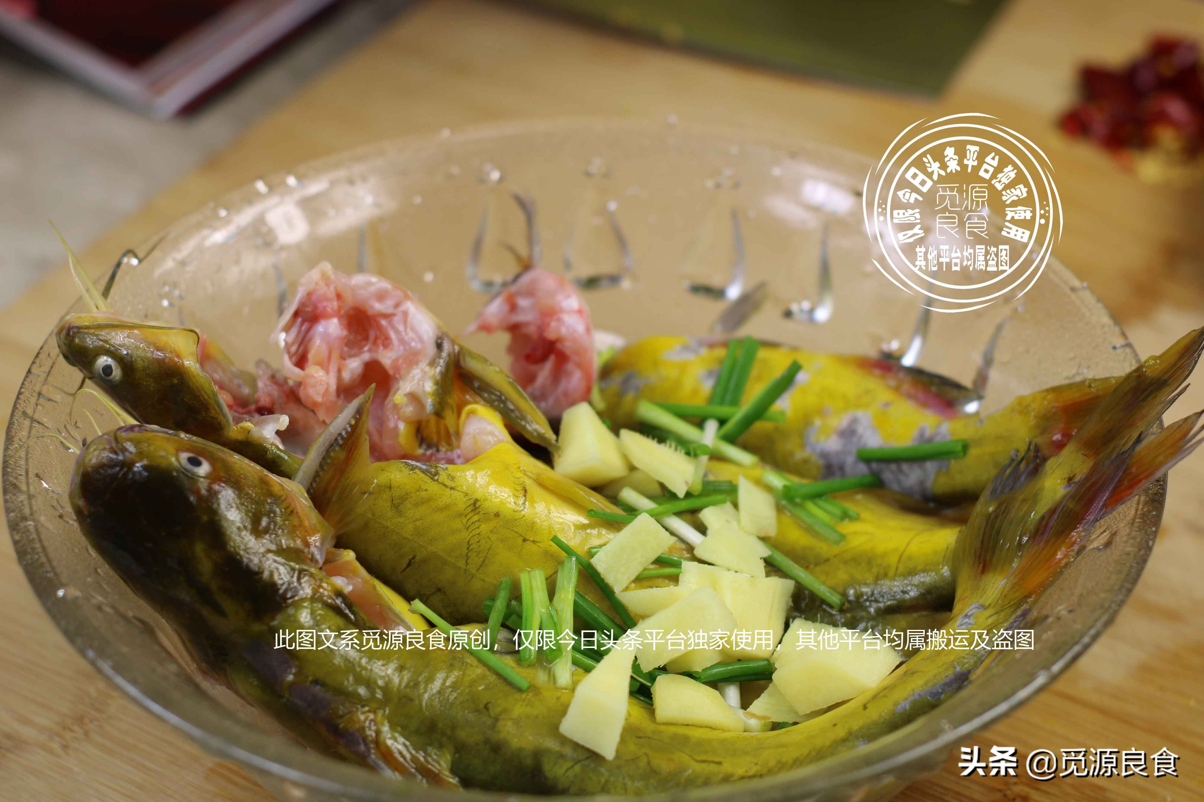 难怪大厨做的黄骨鱼那么好吃，原来做法有诀窍，又学会一道家常菜