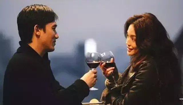 把酒话桑麻，知己共杯茶。