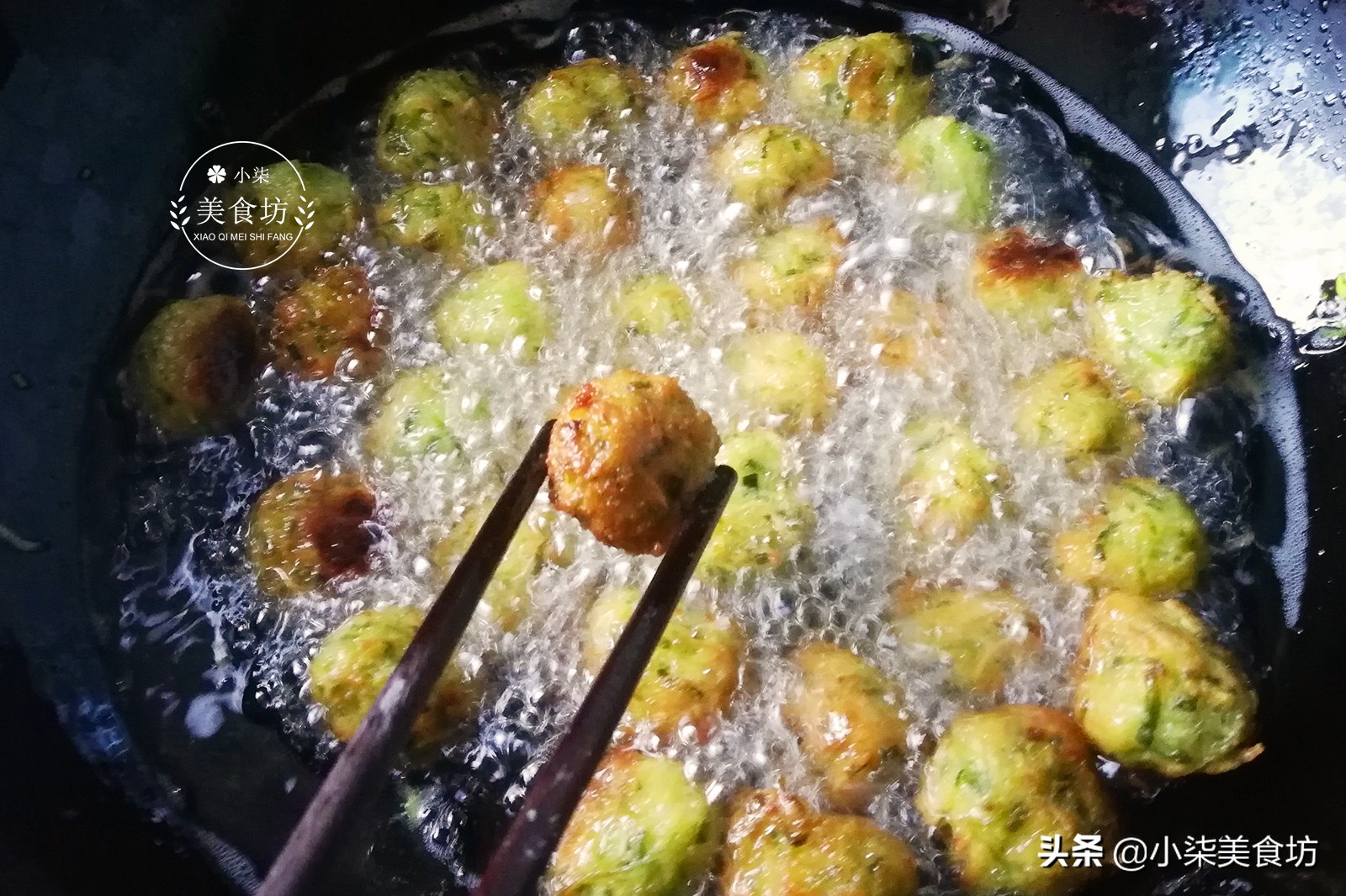 萝卜里加2个鸡蛋，不用煮不用蒸，15分钟出锅，比肉丸子还受欢迎