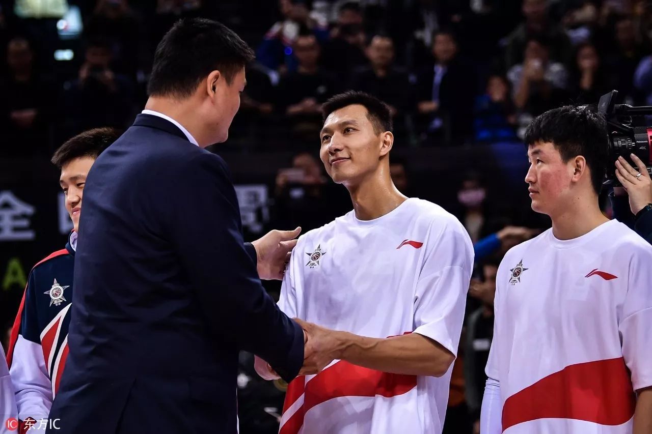 从青涩男孩到广东男篮的顶梁柱，易建联当之无愧的CBA第一人