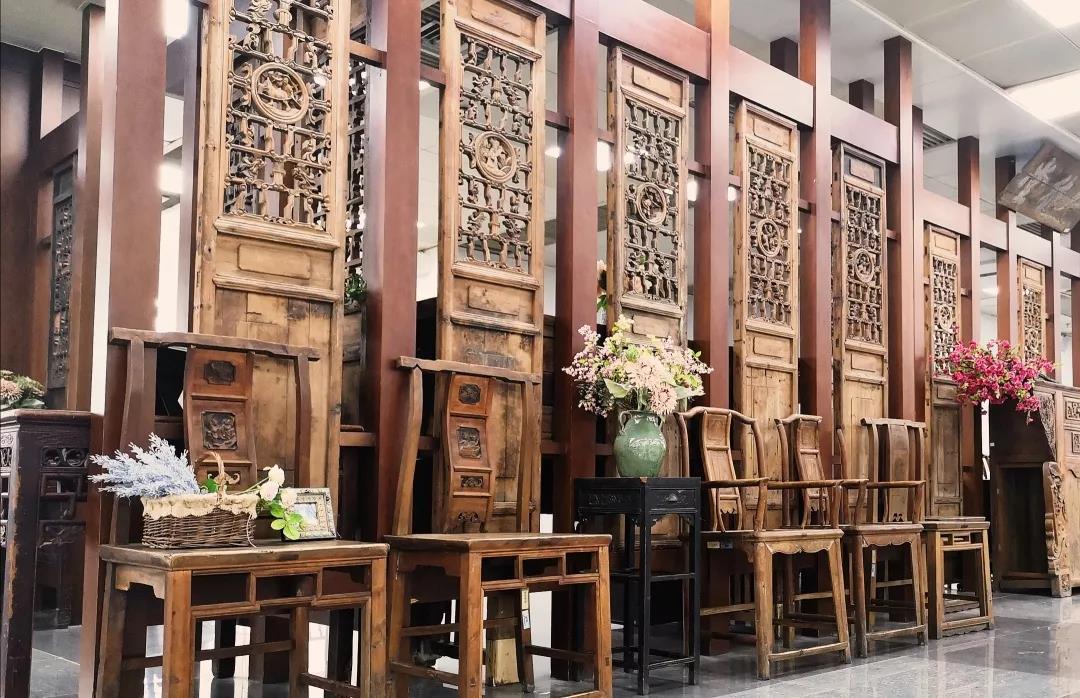 有这么好的图书馆太棒了吧！这样的图书馆给我来一打！