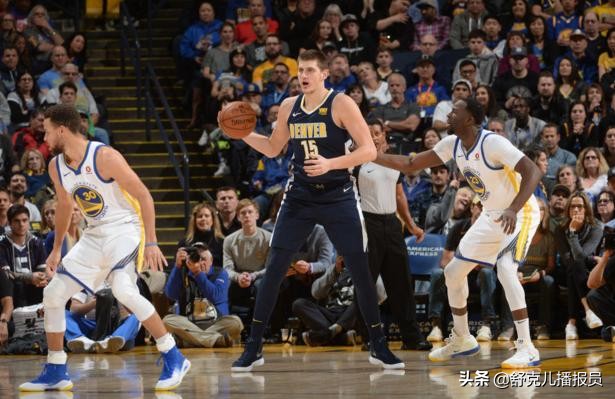 为什么约基奇可以打nba(被称“行走的五花肉”的约基奇，为何能在小球时代打得风生水起？)