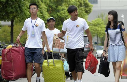 大学新生选宿舍，“三床两位”要避开，真不是矫情，会影响休息