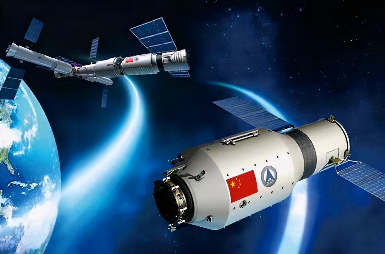 神舟十二号飞船有三个部分,前头的是轨道舱,中间的是返回舱,就是带着
