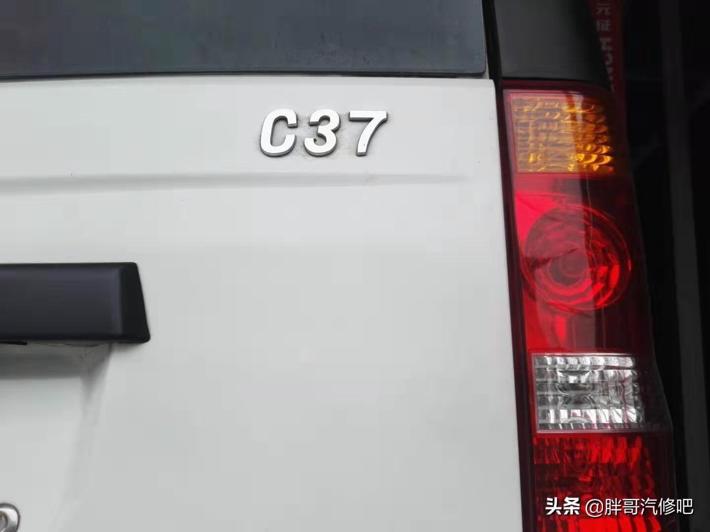 奥迪Q5油泵继电器位置及启动困难故障排除
