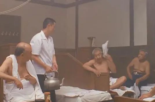 大众浴池众生相，郑州最「坦诚」的江湖
