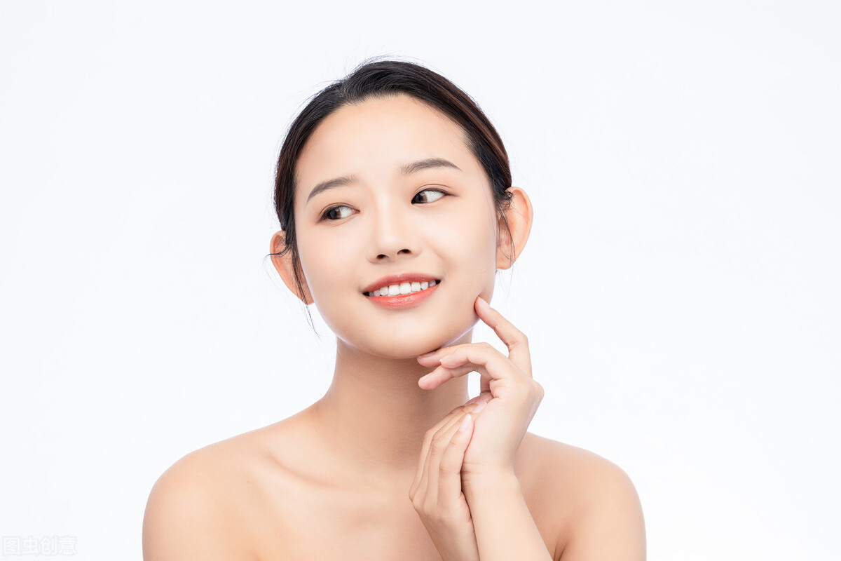 面霜正确使用方法：如何正确涂抹面霜的步骤和技巧