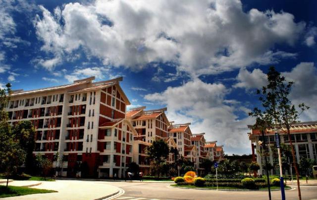 2021云南高校排名，云南民族大学位居第三，其中两校并列第一