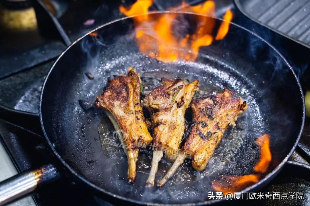 总觉得学费太贵？可我们贵有贵的道理