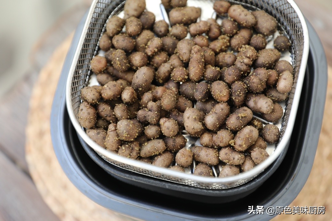 这食材别看它身材娇小，营养价值很不错，分享一款另类的吃法
