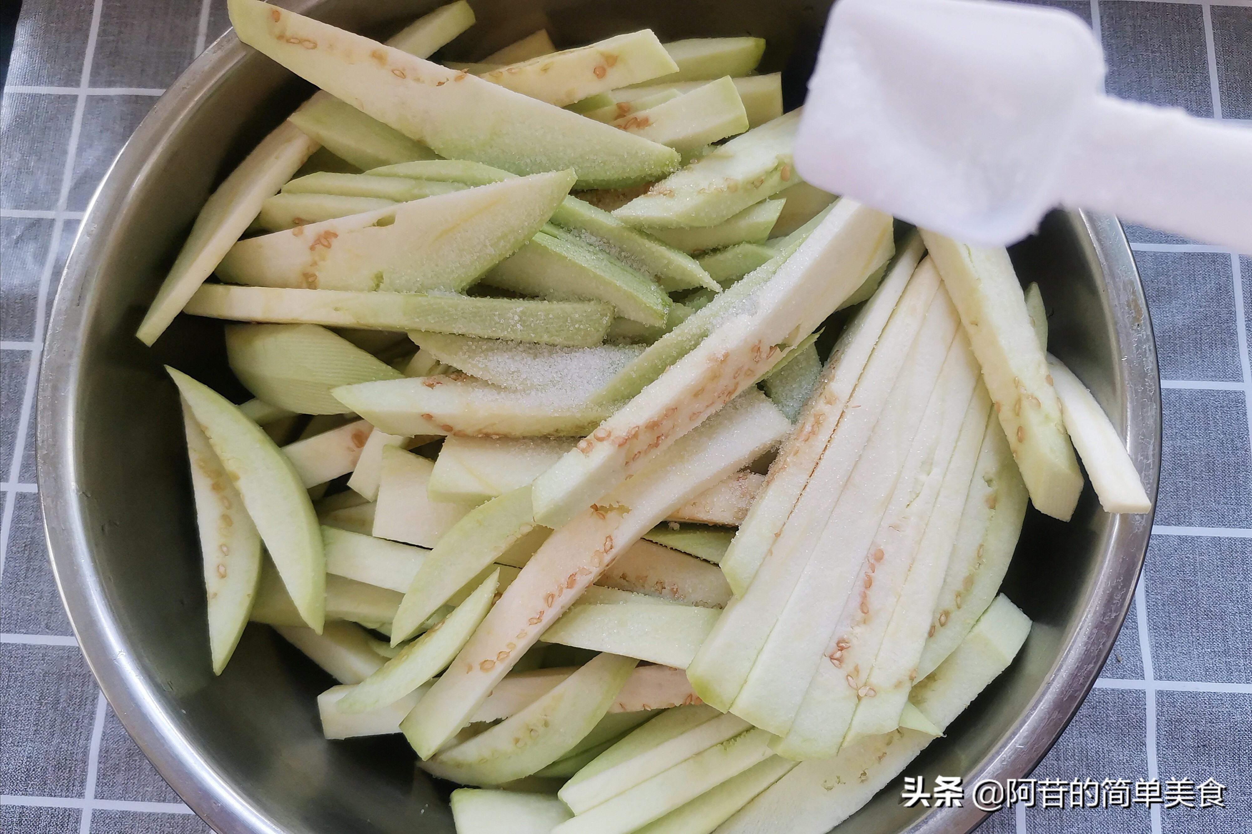 绿茄子怎么做好吃（分享吃起来很软嫩的绿茄子做法）