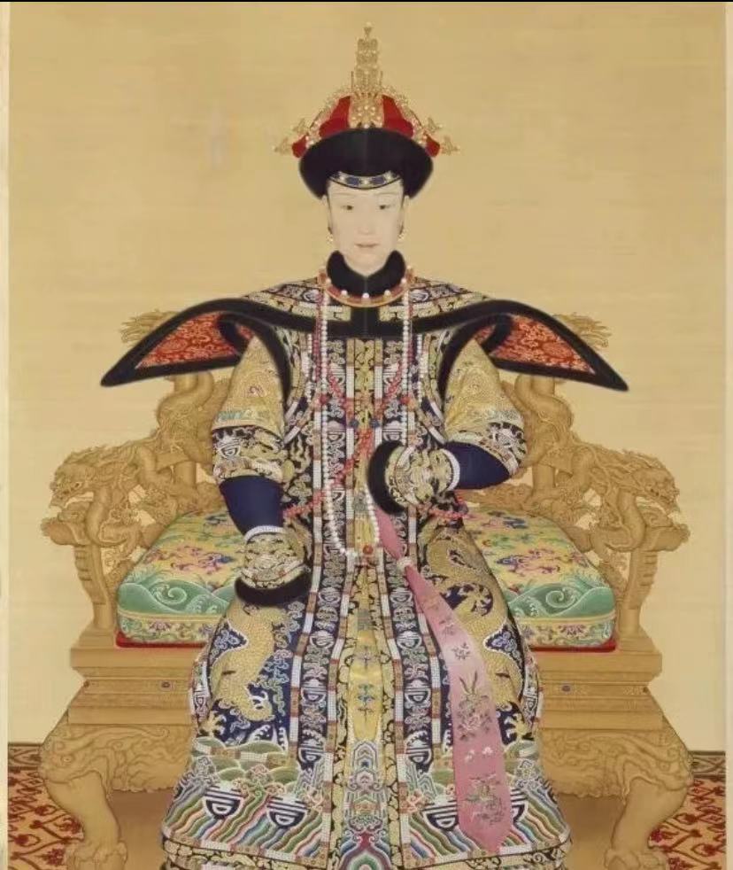 极致,在乌拉那拉氏死掉之后,命人销毁掉了所有的关于乌拉那拉氏的画像