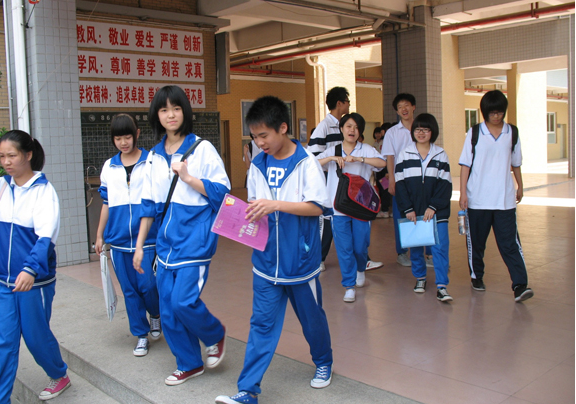 高中生“身高标准表”来了，是人高马大还是小巧玲珑，看过就知道