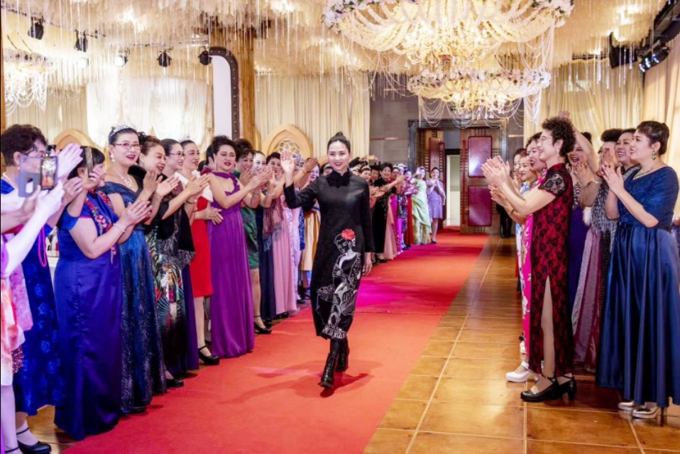 辽东半岛滨城大连一道靓丽风景——大连俏佳人模特艺术团