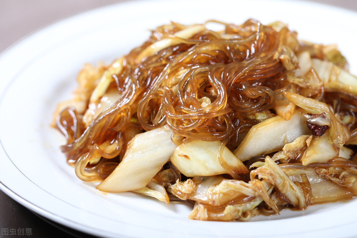 粉条一炒就成团？厨师长分享窍门，加上这1步，爽滑入味不成团