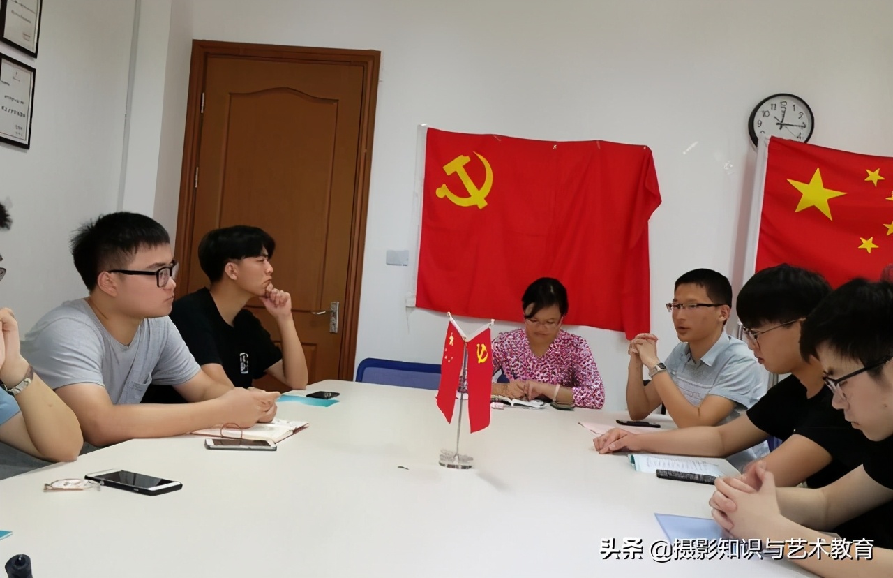 大学入党和没入党，有什么区别？看看入党的优势，再给你4个建议