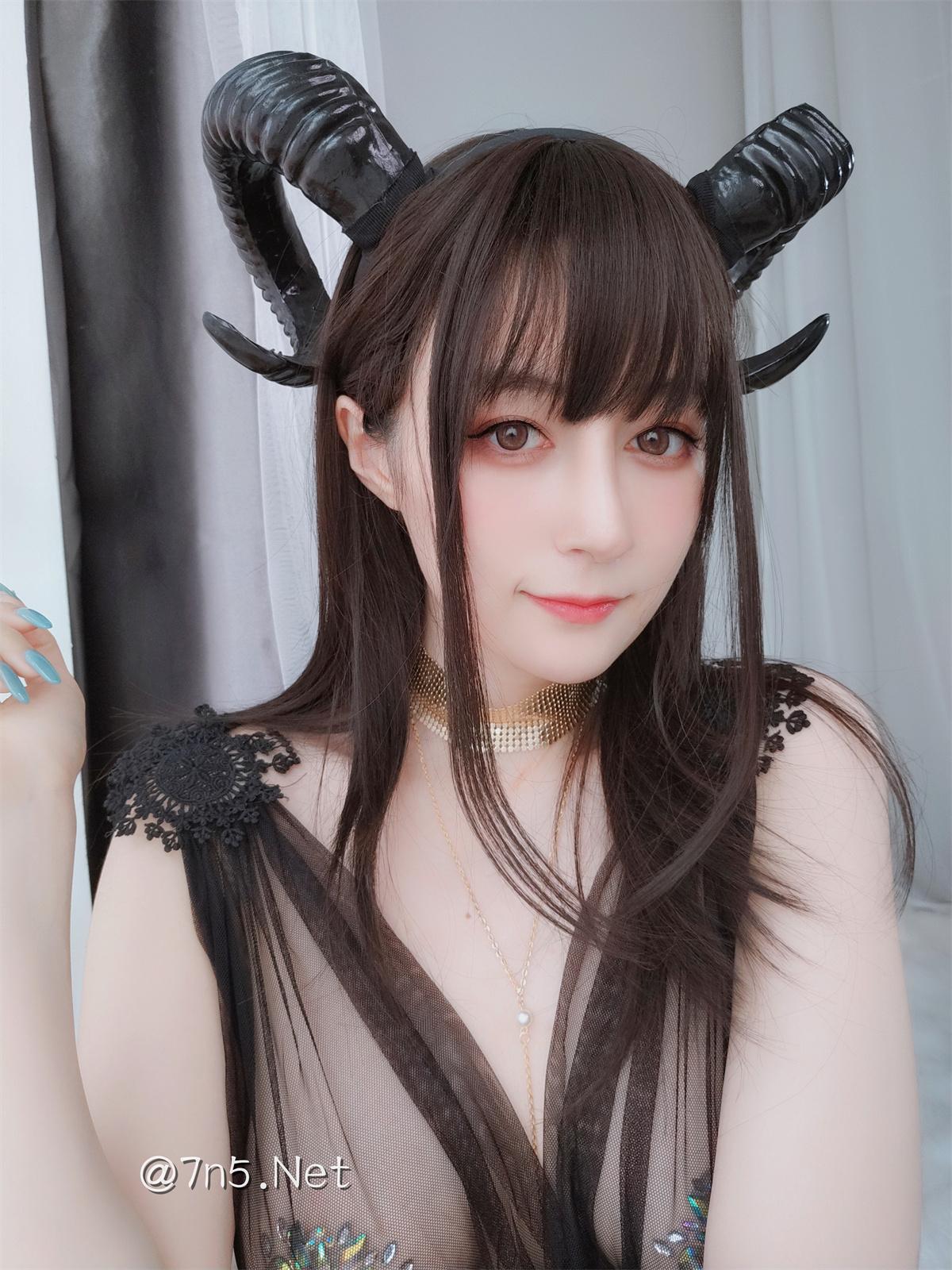 网络红人@白银81 - 黑精灵[73P3V/249MB]