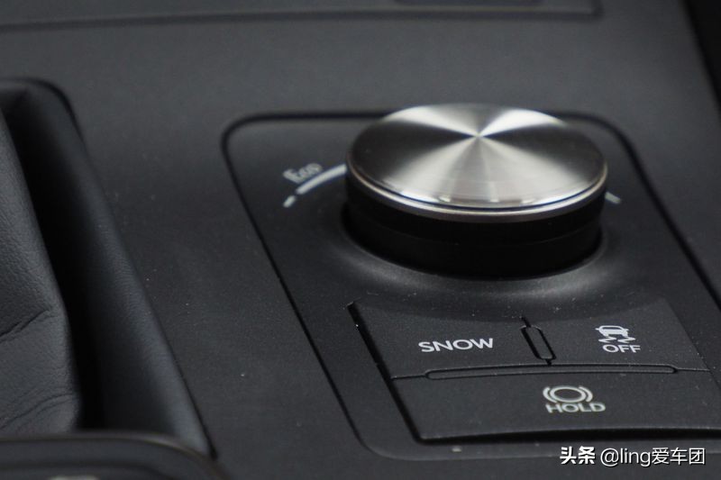 2021年雷克萨斯IS 300 AWD：运动型三厢车