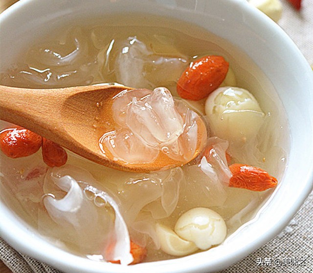 銀耳蓮子湯,銀耳蓮子湯的功效和作用