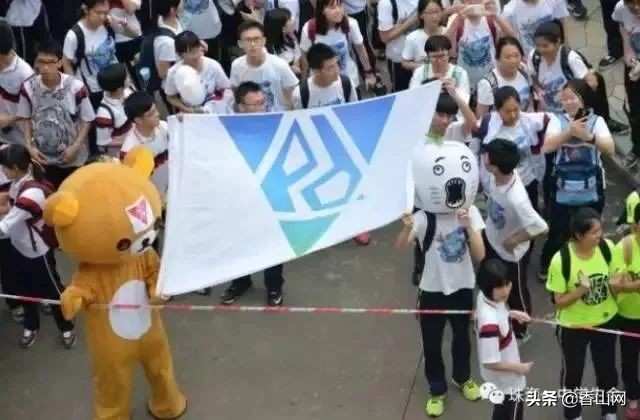 珠海一中彻底火了，全省第一