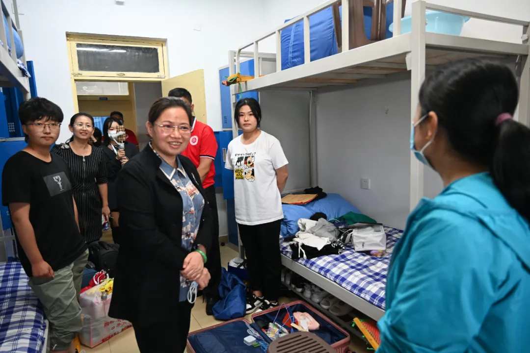 迎新｜山东工程职大一见倾“新”，满心欢喜，“雨”见最美的你