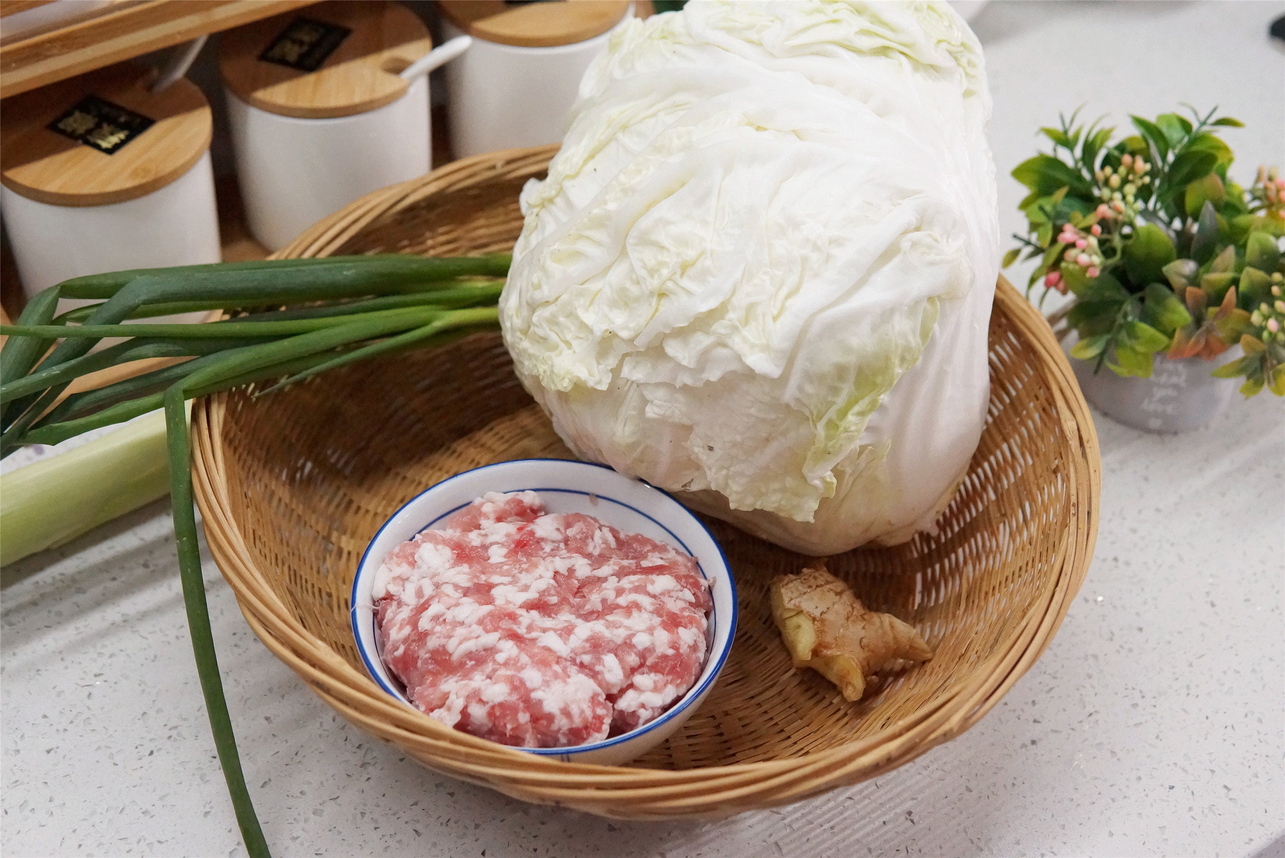 冬至包饺子时，顺手包几个“玫瑰花”，好吃又喜庆，很讨家人喜欢