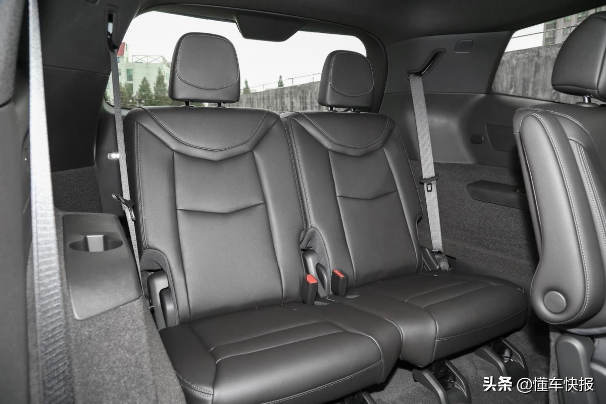 35万元级6座中大型SUV，福特探险者、凯迪拉克XT6如何选？