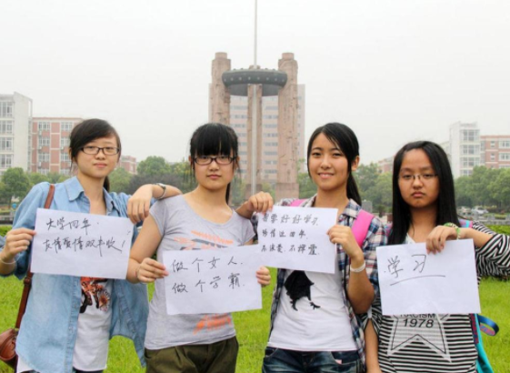 想要在大学入党，决定权在这两个人手里，学生提前了解很有必要