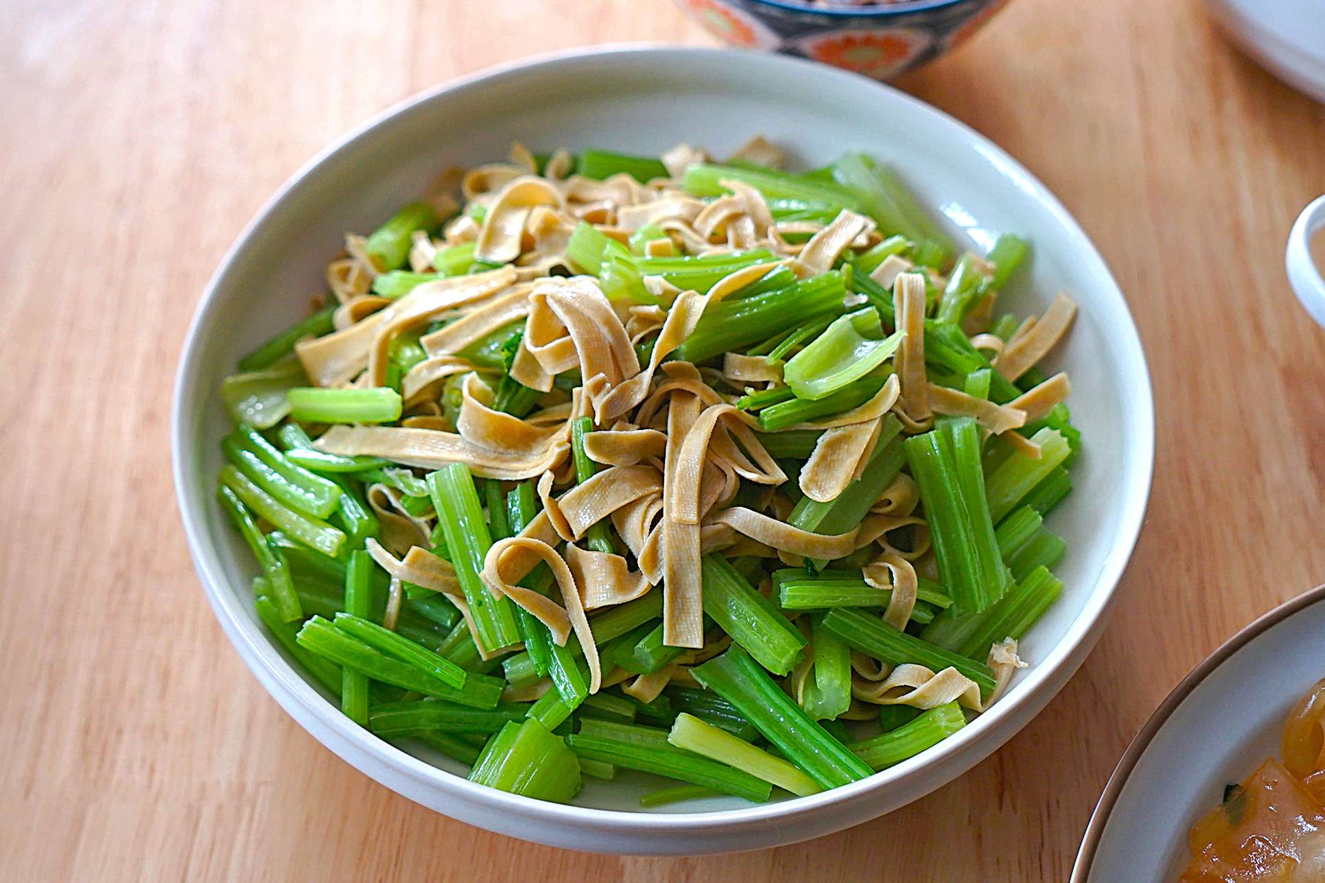 晒晒苏北一家四口的午餐，4菜1汤简单又家常，没有大鱼大肉也很香