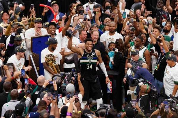 2017年NBA球员收入排行榜：顶薪球星年入超4000万美元，惊人数字引热议
