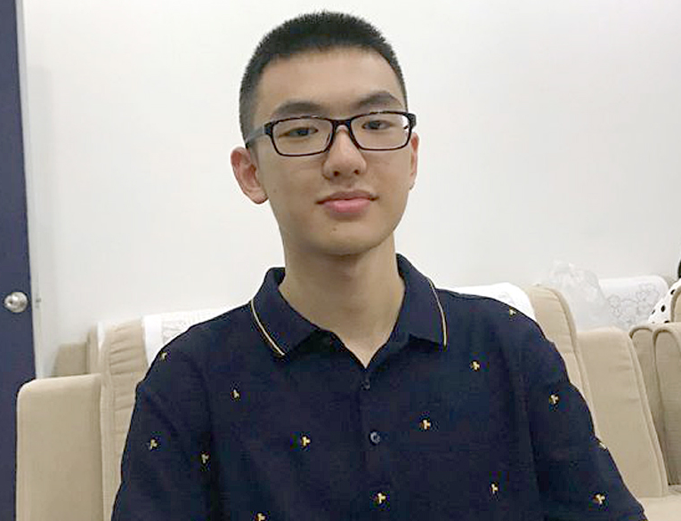 730分的状元杨晨煜出自普通家庭，其母亲称：要从小开始培养