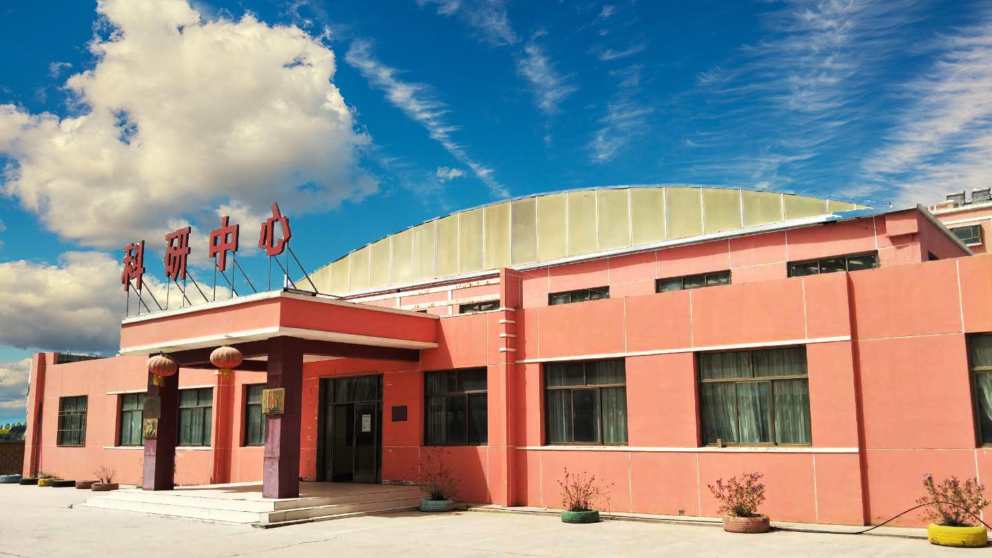 戈壁上建起了生態(tài)農(nóng)場