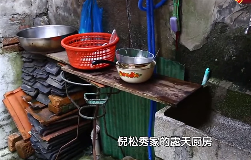 母女蜗居30㎡阁楼房，设计师爆改成3室3厅1厨1卫小别墅！太给力
