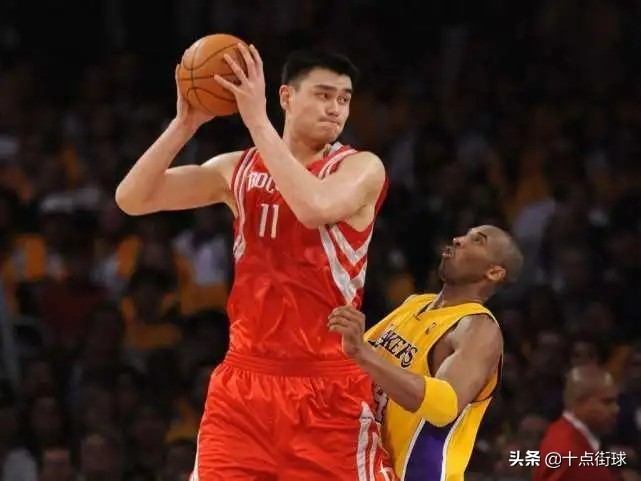 姚明为什么离nba总冠军最近(这是姚明职业生涯里离冠军最近的一次，如今NBA传奇教头深感遗憾)