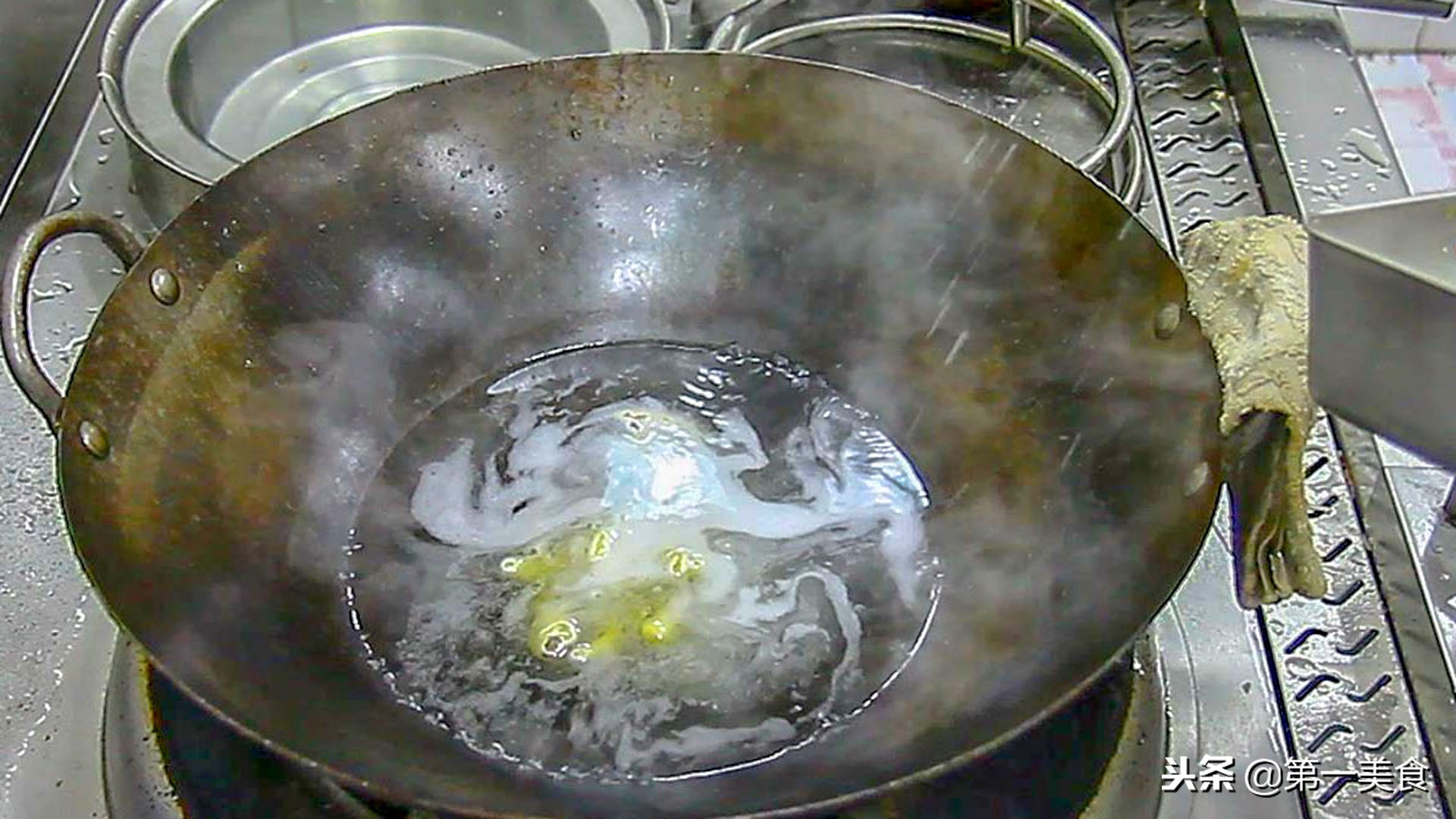 泡椒雞爪的做法視頻,泡椒雞爪的做法視頻教程
