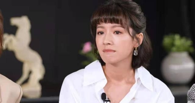 她被誉为“TVB发电机”，曾被开价200万一晚，入行7年传15段绯闻