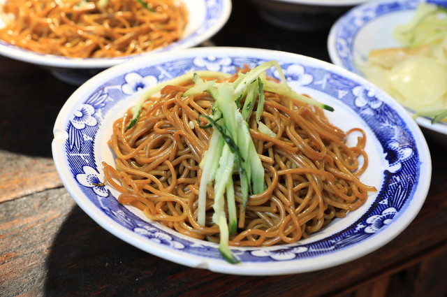 一道陕西人的美食，做法不是很难，可炒、可凉拌，美味筋道有嚼劲