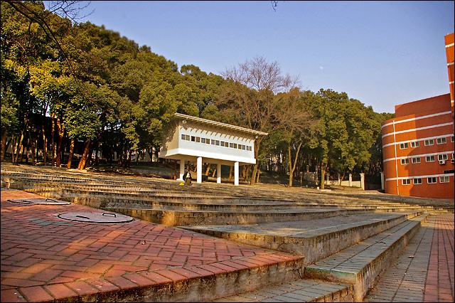 一切皆有可能！——在华中师范大学2013级新生开学典礼上的致辞