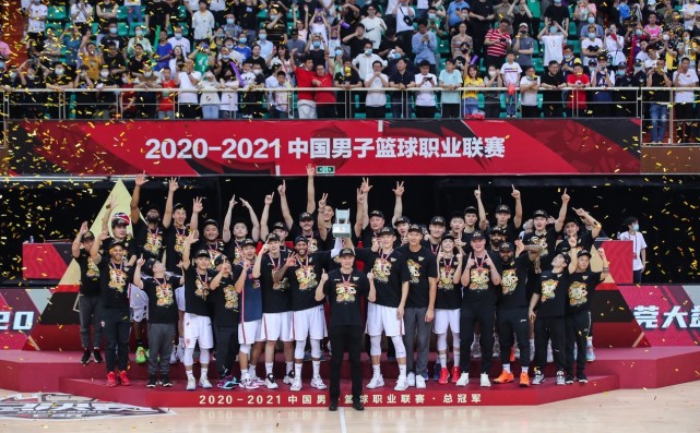 cba广东为什么叫tiger(Let's go，tiger！仪式感满满的广东队出场方式，一般是怎样开始的)