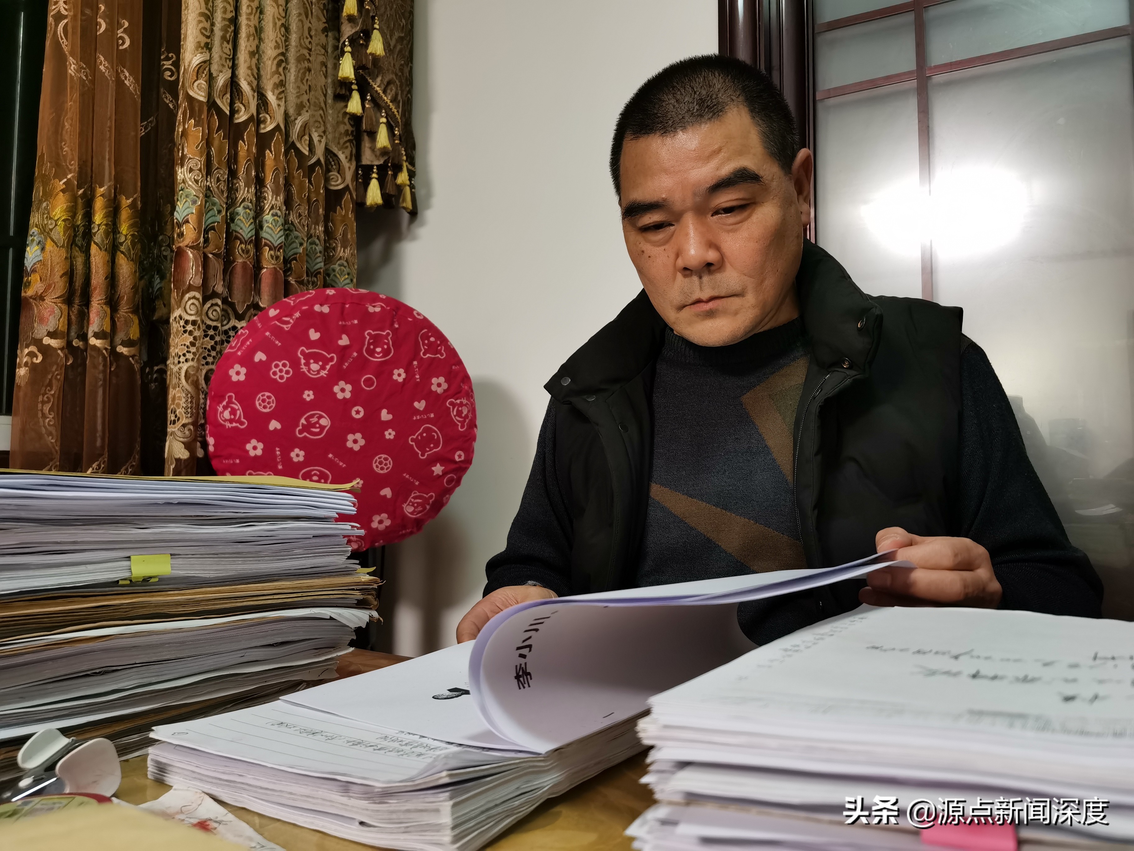 四川一公务员被指控诈骗罪遭判刑5年，出狱后改判无罪，申请2700余万元国家赔偿，已恢复公职想提前退休