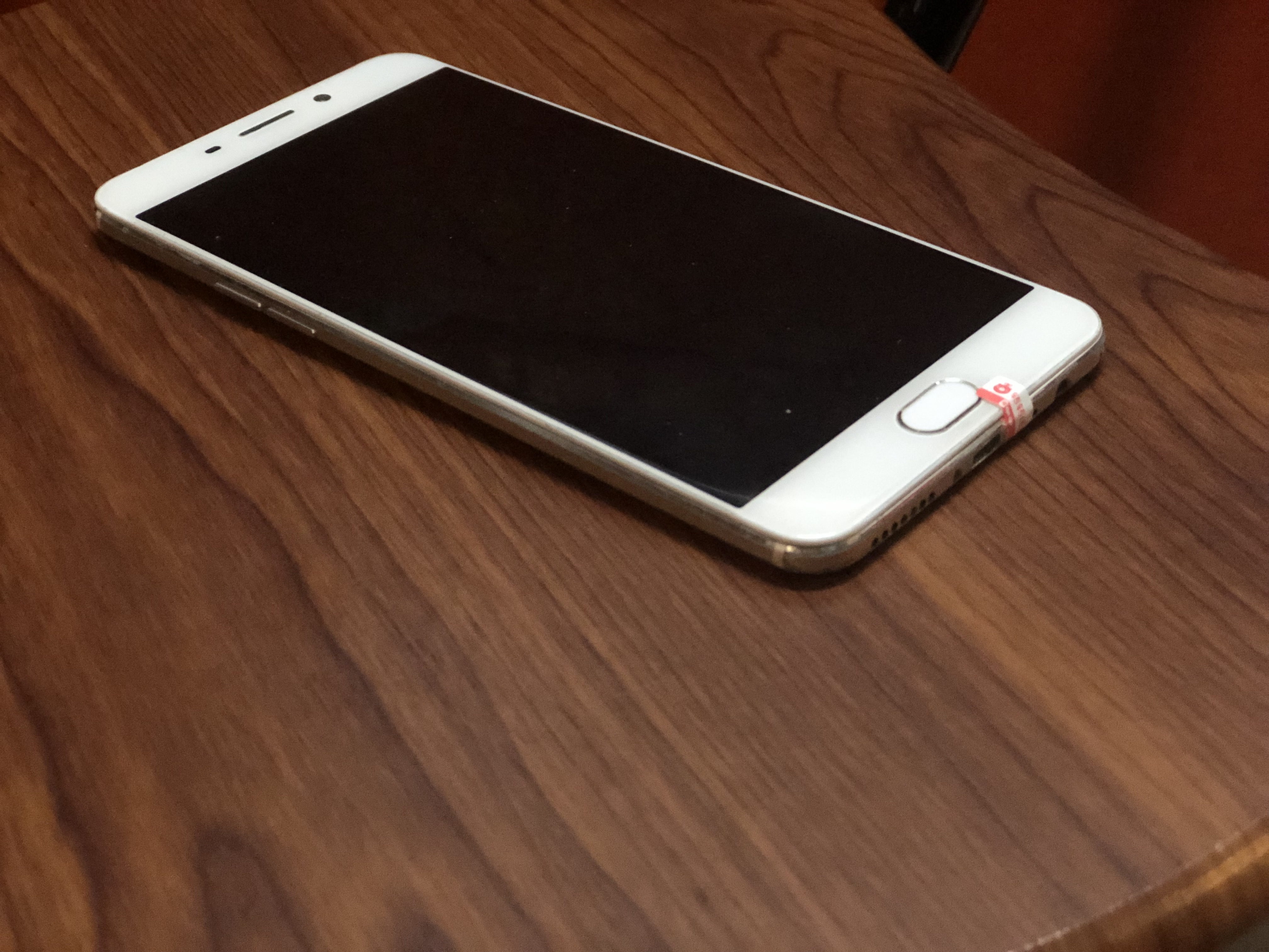 怎么区分oppo与vivo手机的屏幕是不是原装的