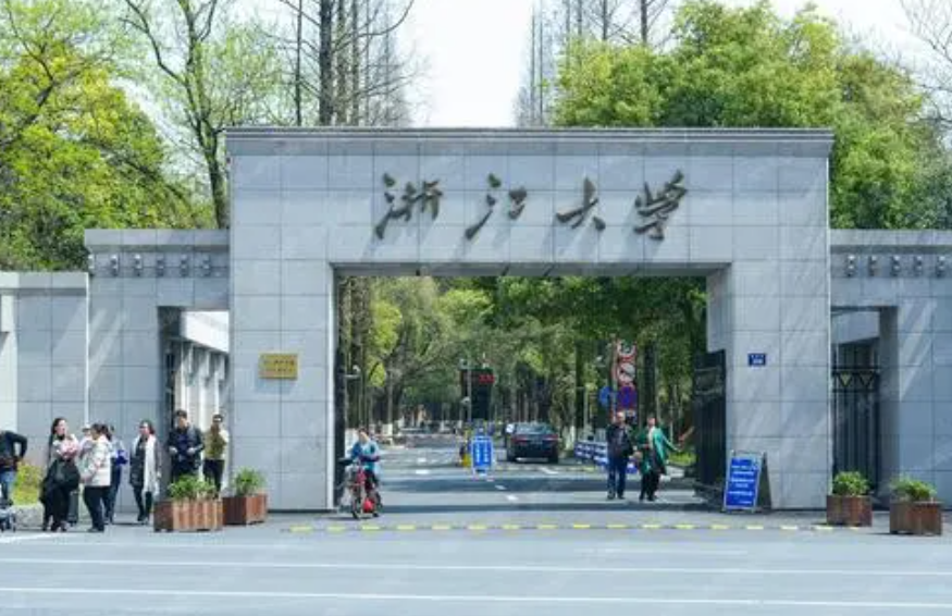 2021年“医学实力”高校排名，上交大挤走北大，占据榜首称王