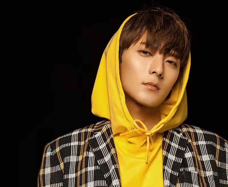 娱乐圈的“大学老师”：张杰特聘惹争议，陈翔返校遭抵制