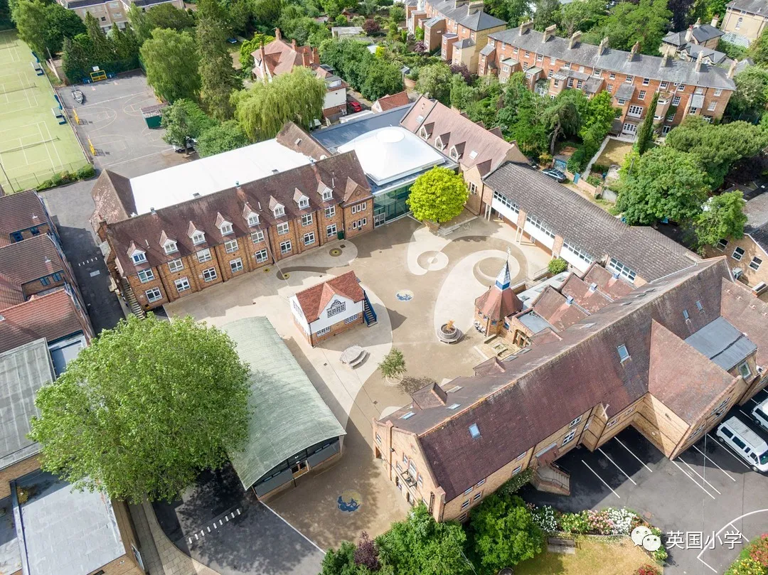英国各界名流以及名流的孩子，都去了哪些私立学校？