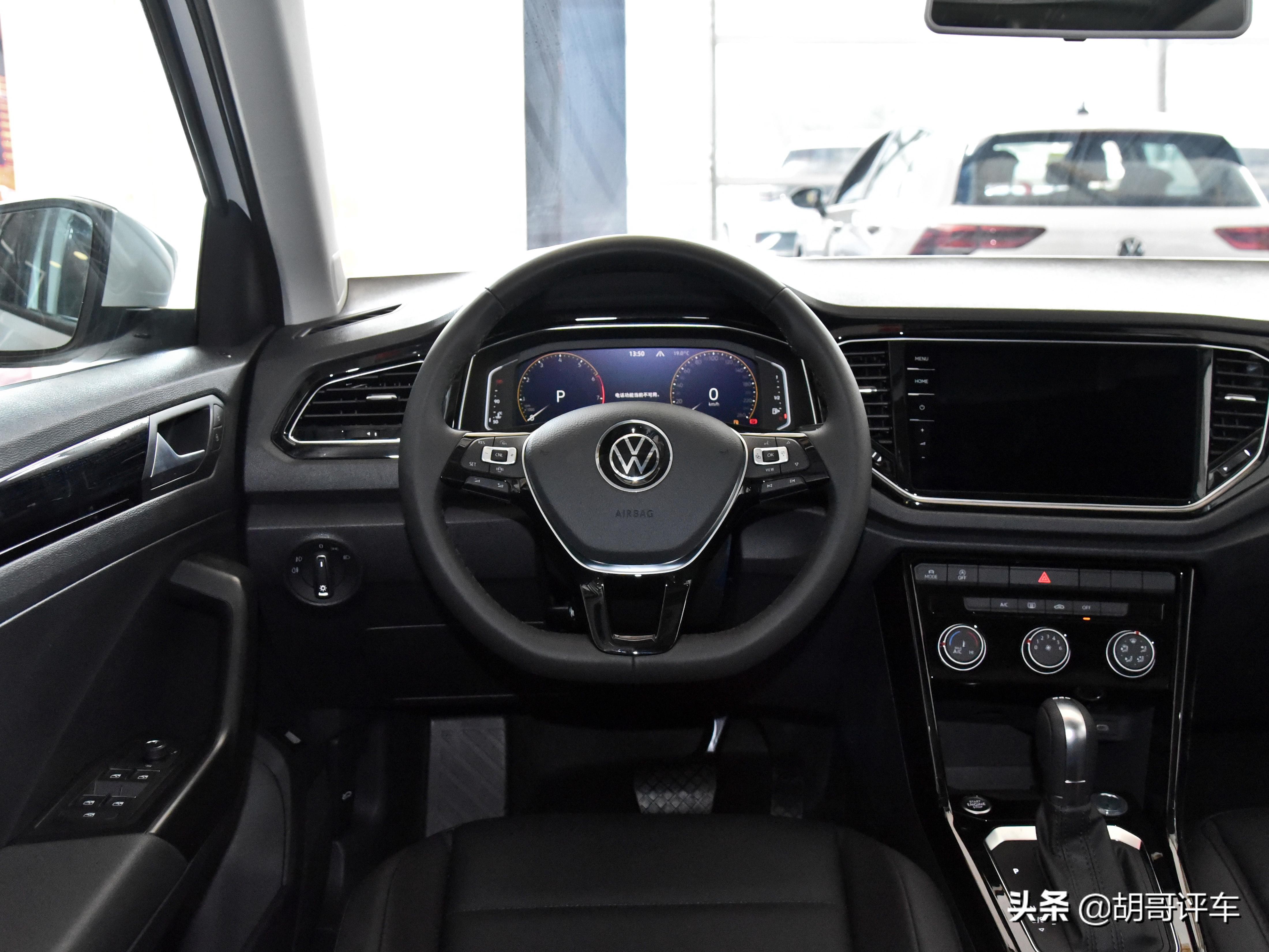 15.89万元就能买到省心省油德味SUV 实拍T-ROC探歌
