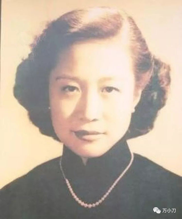 杨振宁35岁获诺奖，82岁娶娇妻，原配竟是抗日名将的千金