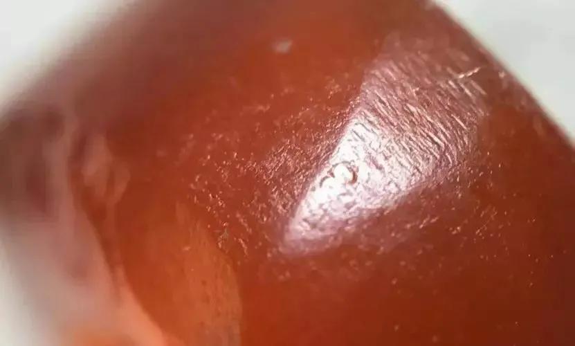 聊聊天珠的风化纹(闪电五眼天珠的寓意及功效) 第1张